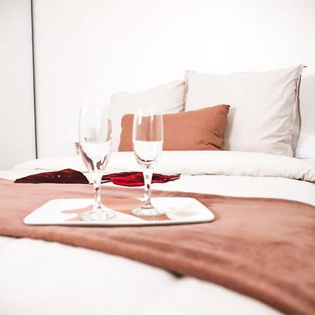 Ferienwohnung Reims : Aux Biscuits Roses Exterior foto