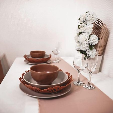 Ferienwohnung Reims : Aux Biscuits Roses Exterior foto