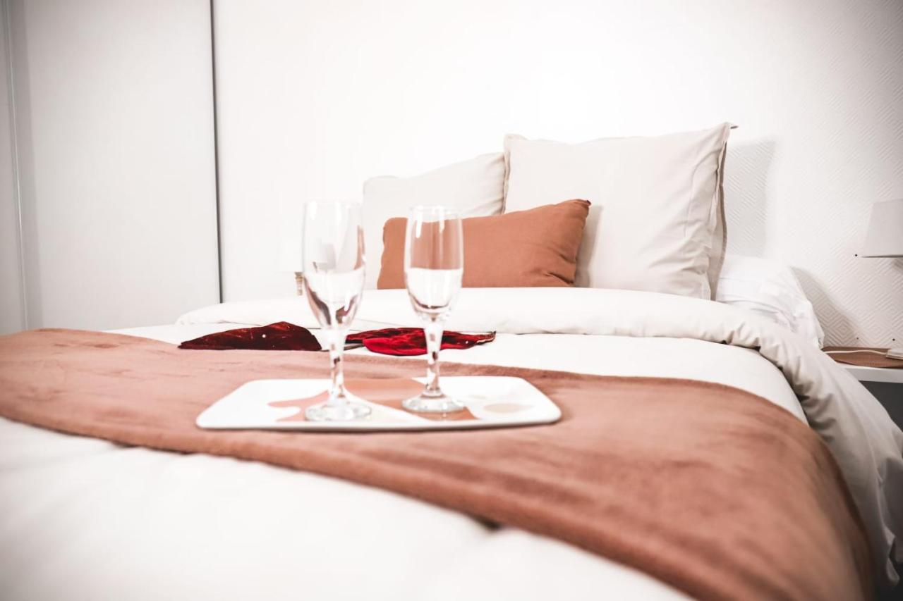 Ferienwohnung Reims : Aux Biscuits Roses Exterior foto